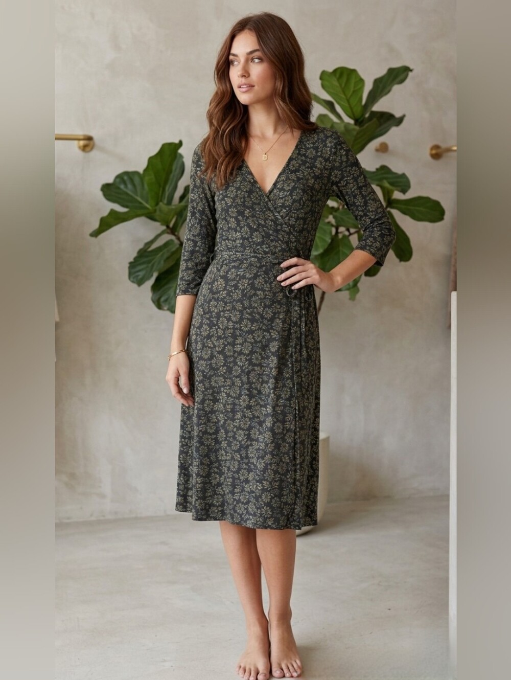 154. Smart Set Floral Wrap Dress with 3/4 Sleeves - Size Medium